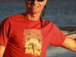 man-male-aloha-waikiki-tee-beach-ATB6681